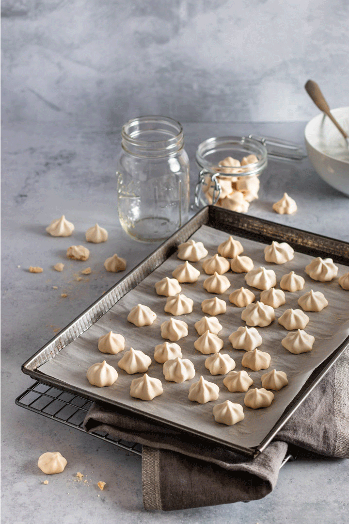 Aquafaba Meringue GIF